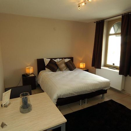 Hotel Le Saint Loup Жамблу Екстериор снимка