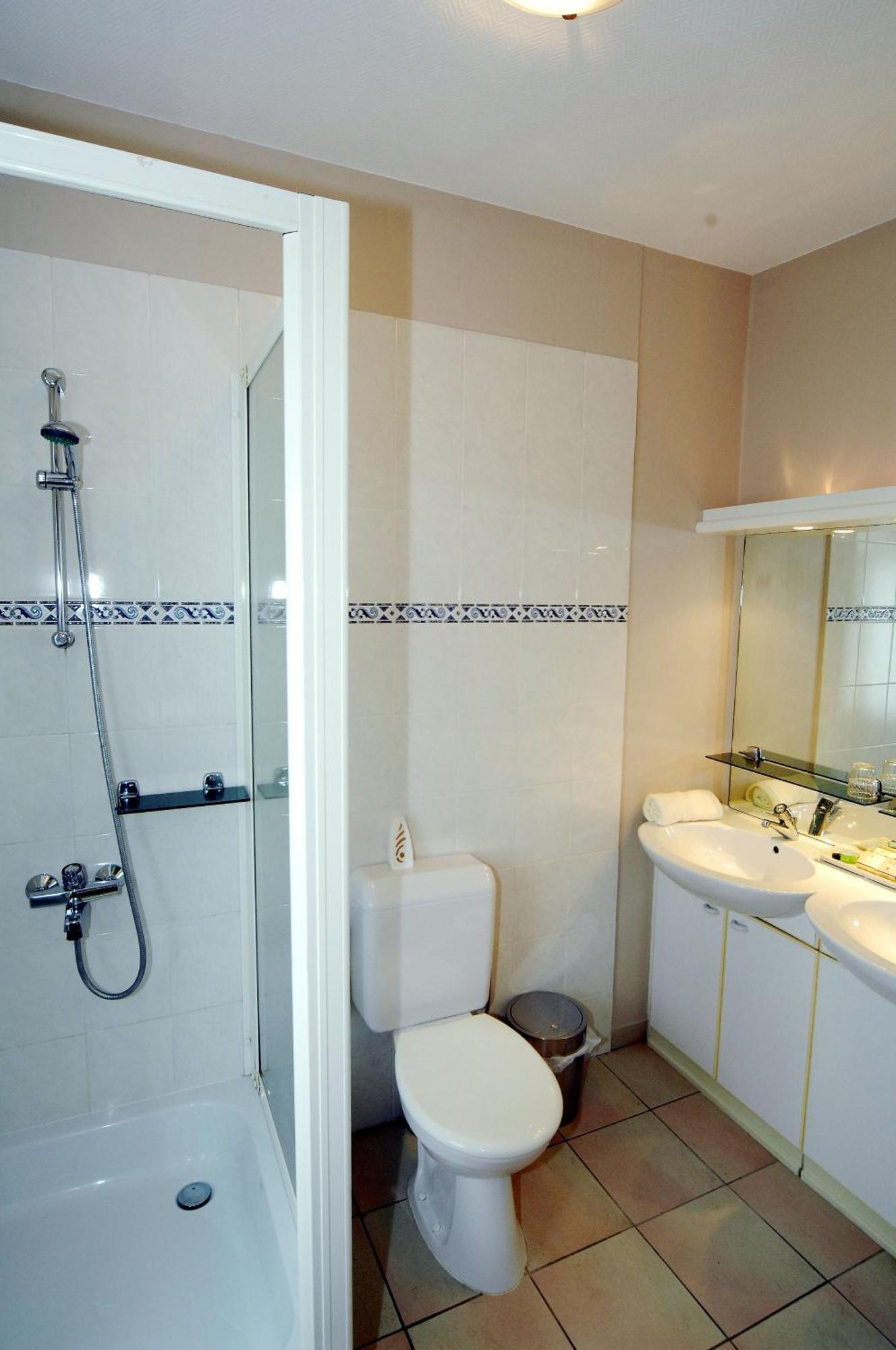 Hotel Le Saint Loup Жамблу Екстериор снимка