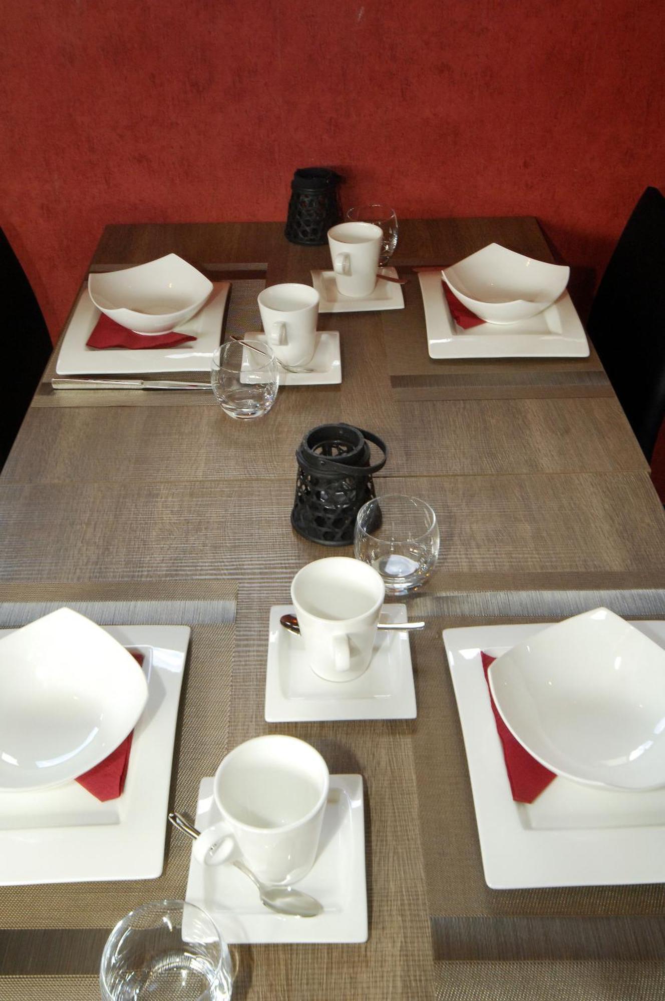 Hotel Le Saint Loup Жамблу Екстериор снимка